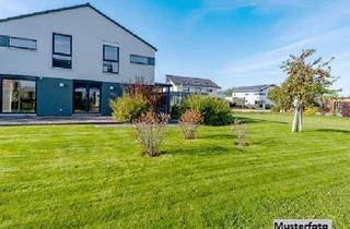 Einfamilienhaus kaufen in 90579 Langenzenn, Einfamilienhaus und 2 Garagen in familiengerechter Wohnlage