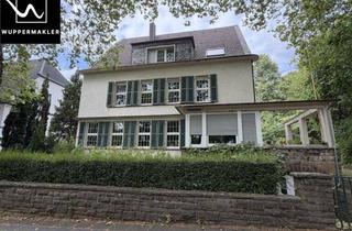 Wohnung kaufen in 58452 Witten, Altbaucharme trifft Wohnqualität – Vermietete 4-Zimmer-Wohnung mit Balkon