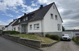 Doppelhaushälfte kaufen in 54634 Bitburg, Bitburg - Bitburg Kleverberg; Doppelhaus mit Garten und Garage