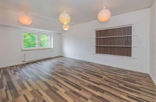 Wohnung kaufen in 44388 Lütgendortmund, Provisionsfrei! Großzügige 4-Zimmer-Dachgeschosswohnung in Lütgendortmund.