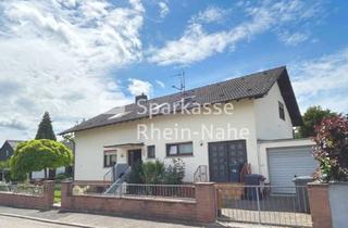 Wohnung kaufen in 55576 Sprendlingen, Gut geschnittene Eigentumswohnung mit Terrasse, Garten und Garage in begehrter Wohnlage