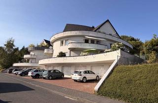Wohnung kaufen in Schloßblick 56, 57074 Siegen, Exklusive kernsanierte Eigentumswohnung mit Weitblick in Siegen Kaan-Marienborn