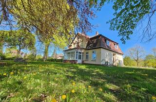 Villa kaufen in 25566 Lägerdorf, Einzigartige Villa im Dornröschenschlaf + 1000qm Baugrundstück möglich.