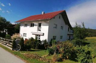 Einfamilienhaus kaufen in 94259 Kirchberg im Wald, Einfamilienhaus mit zwei Eigentumswohnungen!