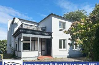 Haus kaufen in 23669 Timmendorfer Strand, Renovierungsbedürftiges Zweifamilienhaus mit Potenzial in Timmendorfer Strand.