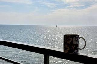 Wohnung kaufen in Am Hohen Ufer 48, 23775 Großenbrode, Erste Reihe Ostsee – nur Wasser bis zum Horizont. Volleigentum, kein Erbpacht. Eine echte Rarität!
