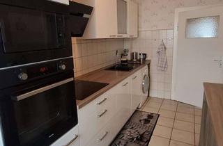 Wohnung mieten in Altes Dorf 13/14, 31137 Hildesheim, Wohnzimmer mit Parkettfußboden, Bad mit Dusche - nähe Bahnhof Hildesheim-