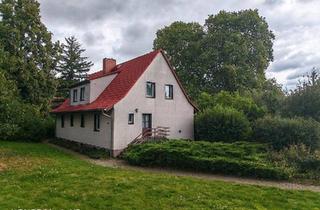 Haus kaufen in 17179 Gnoien, Gnoien - Doppelhaus mit großem Grundstück