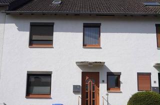 Haus kaufen in 37139 Adelebsen, Adelebsen - Reihenmittelhaus mit ausgebautem Dachgeschoss und Keller