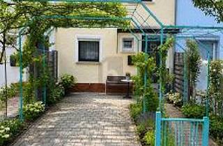 Haus kaufen in 72770 Reutlingen, Reutlingen - FAMILIENTRAUM MIT GARTEN, GARAGE & STELLPLATZ