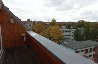 Wohnung kaufen in 13585 Spandau, Kapitalanlage oder später Einziehen: 2 Zimmer DG-Wohnung mit Balkon in Spandau