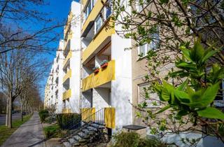 Sozialwohnungen mieten in Theodor-Storm-Straße, 06126 Westliche Neustadt, Aufzug und Balkon - 3-Raum-Wohnung mit WBS