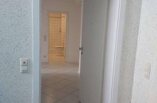 Wohnung mieten in 88339 Bad Waldsee, Ab sofort 4 Zi-Whg mit EBK, Garage, Stellplatz, 2 Balkon, 2 Keller, 2 Bäder