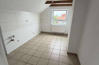 Wohnung mieten in Im Kamp 41, 38300 Wolfenbüttel, Sehr schöne, sanierte 2-Zimmer-DG-Wohnung