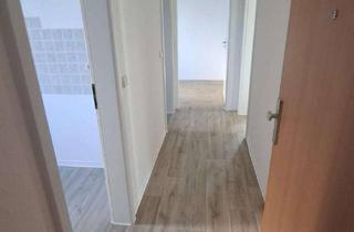 Wohnung mieten in Heinrich-Böll-Str. 40, 04552 Borna, sanierte 3RWE mit verglastem Balkon