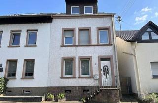 Einfamilienhaus kaufen in 66793 Saarwellingen, BIETERVERFAHREN - PROVISIONSFREI für Käufer - Sanierungsbedürftiges Einfamilienhaus mit Innenhof