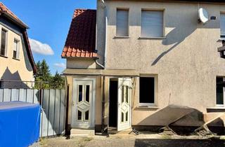 Doppelhaushälfte kaufen in 38486 Klötze, Teilrenovierte Doppelhaushälfte in Top Lage von Klötze