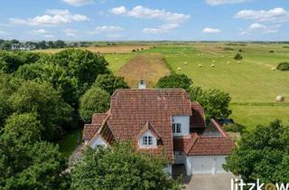 Villa kaufen in 25980 Sylt, Stilvoll anders - besondere Villa mit weitläufigem Grundstück !