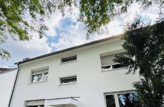 Anlageobjekt in 40667 Meerbusch, Seltenes Angebot-zum ersten Mal auf dem Markt: Top gepfl. MFH mit freier Eigentümerwohnung u
