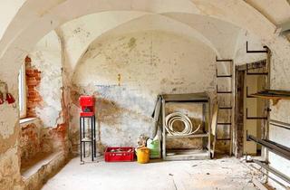 Anlageobjekt in 95028 Innenstadt, Großes Wohn- und Geschäftshaus in bester Innenstadtlage