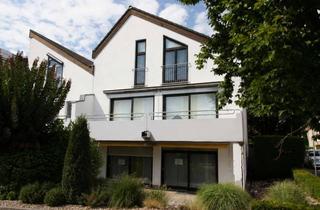 Gewerbeimmobilie kaufen in Steinmetzstraße, 65931 Sindlingen, Großzügiges Büro- und Geschäftshaus in Split-Level-Bauweise in Frankfurt-Sindlingen
