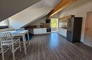 Wohnung mieten in Wolkensteinweg, 87629 Füssen, Helle 2-Zimmer-Dachgeschosswohnung in Toplage Füssen – möbliert, Balkon & flexibel verfügbar