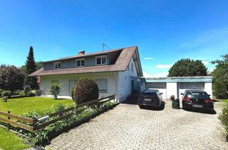 Haus kaufen in 88260 Argenbühl, Großzügiges Zweifamilienhaus mit zwei Garagen in idyllischer Landlage in Argenbühl