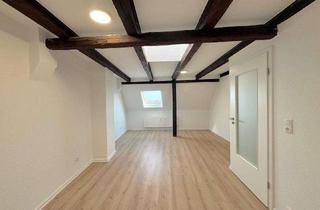 Wohnung kaufen in 23966 Altstadt, Frisch renovierte 3-Zimmer-Dachgeschosswohnung in bester Altstadtlage von Wismar.