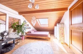 Wohnung kaufen in 83512 Wasserburg, Charmante 2-Zimmer-Dachgeschosswohnung mit Einbauküche & Stellplatz