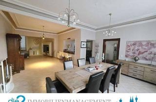 Wohnung kaufen in 42719 Wald, Helle 4-Zimmer Erdgeschoss mit EBK, Garten/Pool und 2 STP im Herzen von Wald!
