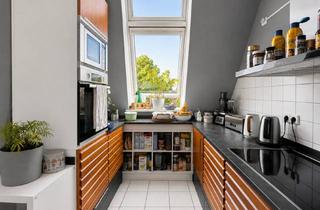 Wohnung kaufen in 13086 Weißensee, Großzügige Dachgeschosswohnung mit sonniger Terrasse in gepflegtem Altbau *Vermietet*