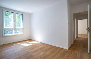 Sozialwohnungen mieten in Konrad-Wolf-Straße 43, 13055 Alt-Hohenschönhausen, WBS 160/180/220 - Moderne Familienwohnung mit 4-Zimmern und Balkon