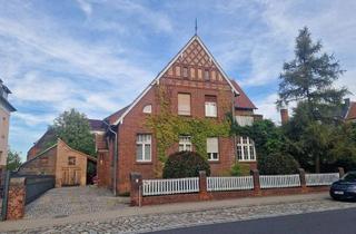 Wohnung mieten in Goethestrasse, 14913 Jüterbog, Exklusives Wohnen in Jüterbog-Zentrum: Denkmalgeschützte 3-Zimmer-Wohnung mit Balkonterrasse, Kamin