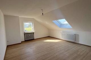 Wohnung mieten in Berliner Allee 19, 95111 Rehau, Moderne Dachgeschosswohnung in ruhigem Dreiparteienhaus