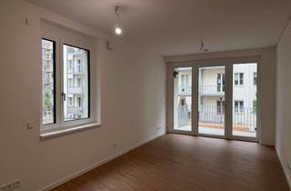 Wohnung mieten in Sonntagstraße 23, 10245 Friedrichshain, Erstbezug in Friedrichshain | 2 Zimmer, Loggia & neue Einbauküche am Ostkreuz