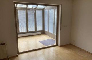 Wohnung mieten in 92318 Neumarkt, Attraktive 3-Zi.-Erdgeschosswohnung in Neumarkt i.d. Opf.. – Wintergarten, Terrasse und Garten