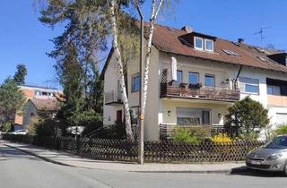 Mehrfamilienhaus kaufen in Marienbader Straße, 91058 Erlangen, Mehrfamilienhaus mit 3 Wohnungen, Garage und Garten