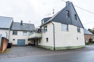 Haus kaufen in 56751 Polch, Renovierungsbedürftiges Mehrgenerationenhaus mit 2 Garagenin Polch-Ruitsch zu verkaufen