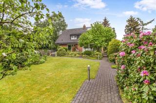 Einfamilienhaus kaufen in 28355 Oberneuland, Bremen-Oberneuland: Großzügiges Einfamilienhaus mit Einliegerwohnung, Vollkeller und schönem Garten