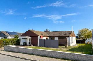 Haus kaufen in Kiebitzredder 21c, 24235 Laboe, Ostseenah wohnen: Winkelbungalow mit Garten, Garage und viel Potenzial