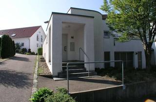 Anlageobjekt in Hochvogelstraße 44, 88400 Biberach, Gepflegte 2-Zimmer-Wohnung im Obergeschoß einer kleinen Wohneinheit