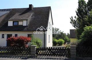 Doppelhaushälfte kaufen in 95111 Rehau, Doppelhaushälfte mit Garten, Garage, Werkstattanbau, Freisitz, Hofraum und Einfahrt.