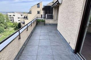 Wohnung kaufen in 93051 Kumpfmühl-Ziegetsdorf-Neuprüll, Großzügige 3-Zimmer-Wohnung mit zwei sonnigen Dachterrassen und Weitblick
