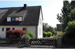 Doppelhaushälfte kaufen in 95111 Rehau, Doppelhaushälfte mit Garten, Garage, Werkstattanbau, Freisitz, Hofraum und Einfahrt.