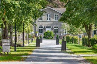 Haus kaufen in 23626 Ratekau, EINMALIGE GELEGENHEIT: Exklusives Gutshofensemble mit Herrenhaus, Park & Reitbetrieb