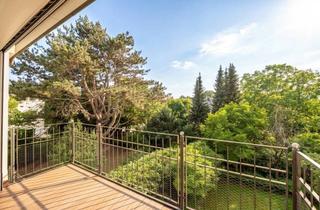 Penthouse kaufen in Biederstein, 80638 München, Haus im Haus: Maisonette-Wohnung über 222 m² mit drei Terrassen in grüner Toplage