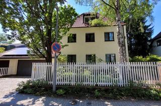 Villa kaufen in 13595 Berlin, Luxsuriöse Villa in bester Lage mit Pool und erstklassige Ausstattung