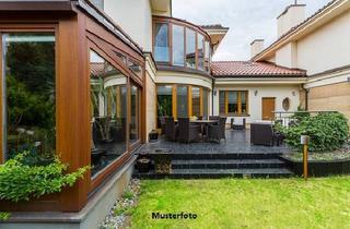 Haus kaufen in 69436 Schwanheim, 2 Einfamilienhäuser, Garage und Scheune - provisionsfrei