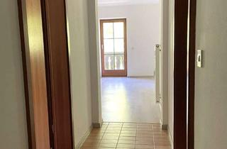 Wohnung kaufen in 83229 Aschau, Helle, gemütliche 2-Zimmer-Wohnung mit Balkon am Fuße der Kampenwand.