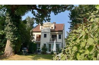 Wohnung kaufen in Pfr.-Kressierer-Weg, 85570 Markt Schwaben, 2 Zi.-DG-Whg. in 4 FH - Bad/WC-Fenster, extra Küche - EBK, Balkon, Kfz-StPl in MARKT SCHWABEN